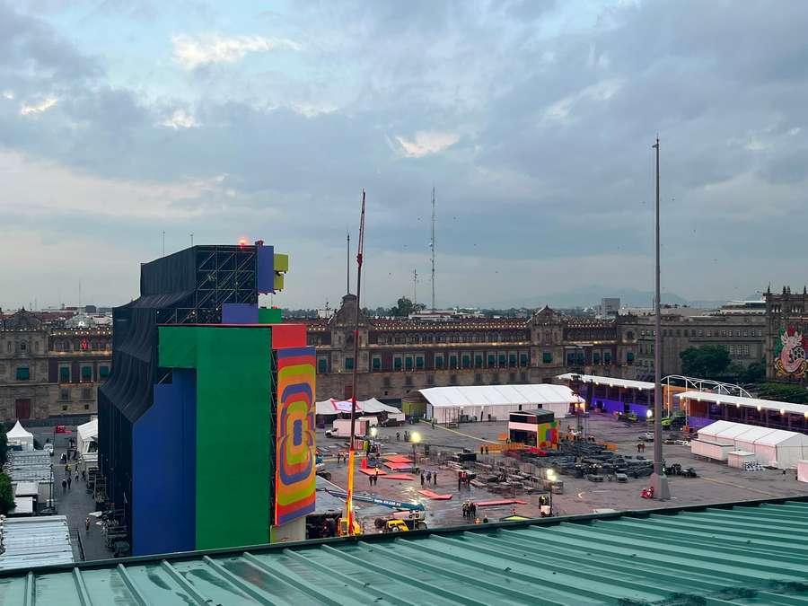 Der Zocalo am Tag vor der WM-Eröffnung Der Zocalo am Tag vor der WM-Eröffnung