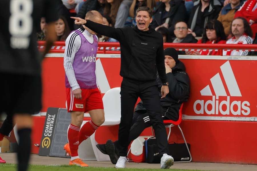 Oliver Glasner hofft für die Restphase der Saison auf eine stabilere Defensive.