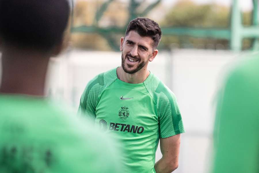Paulinho no treino desta quinta-feira do Sporting