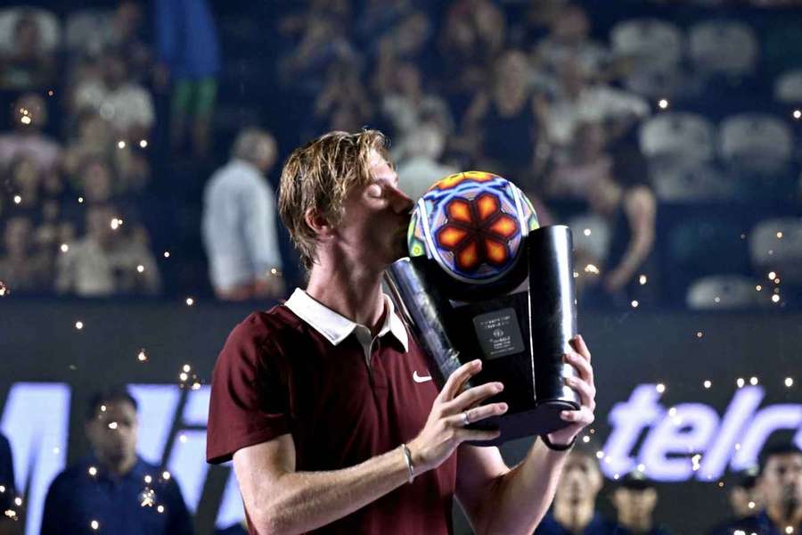 Tennis Tracker:  Shapovalov ovládl turnaj v Mexiku, 