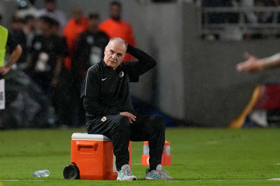 Marcelo Bielsa tem sido criticado por seu comportamento na Seleção