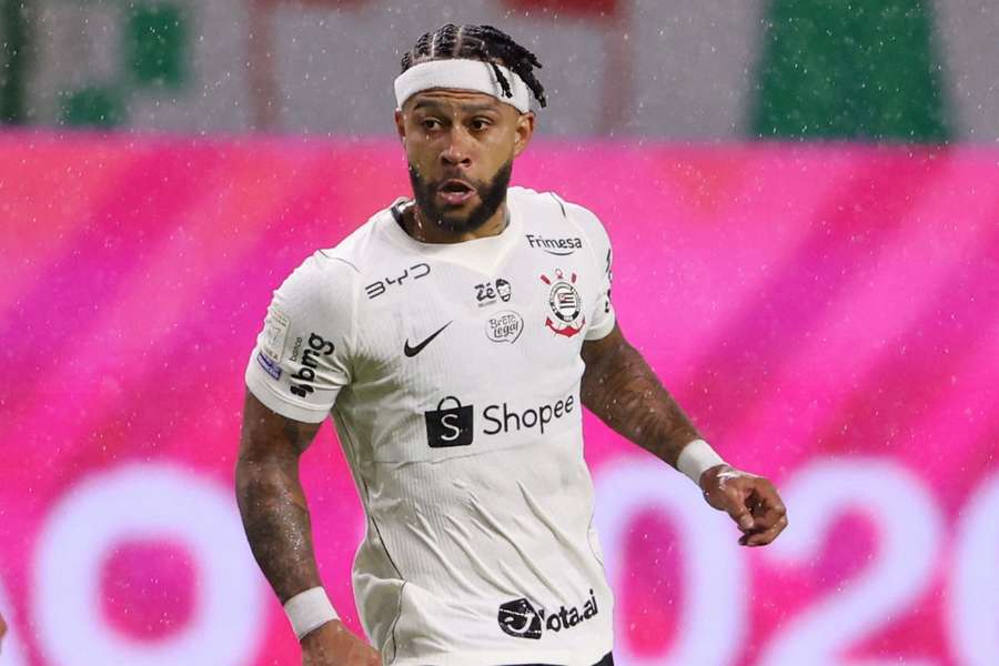 Memphis só renovou com o Timão após pressão dos adeptos Memphis só renovou com o Timão após pressão dos adeptos