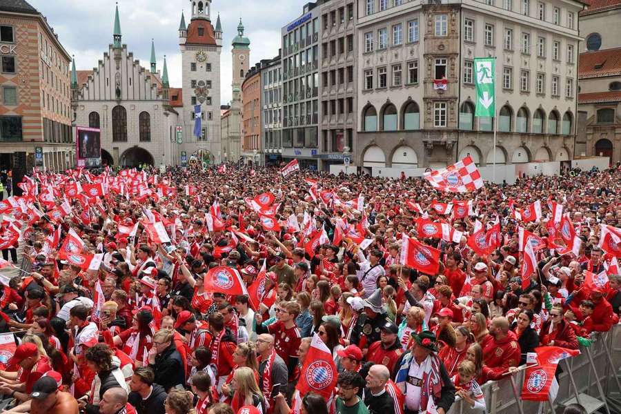 Fanii sărbătoresc campionatul de la München.