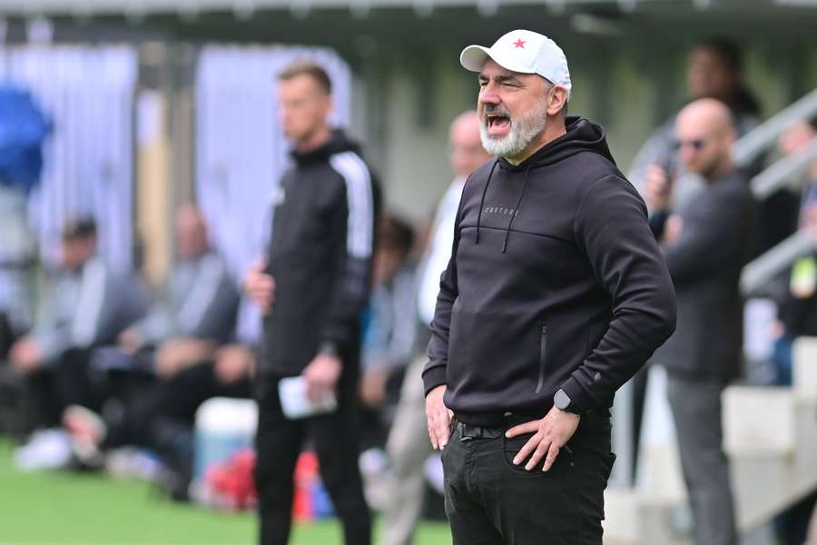 Zklamaný a naštvaný trenér Slavie Jindřich Trpišovský.