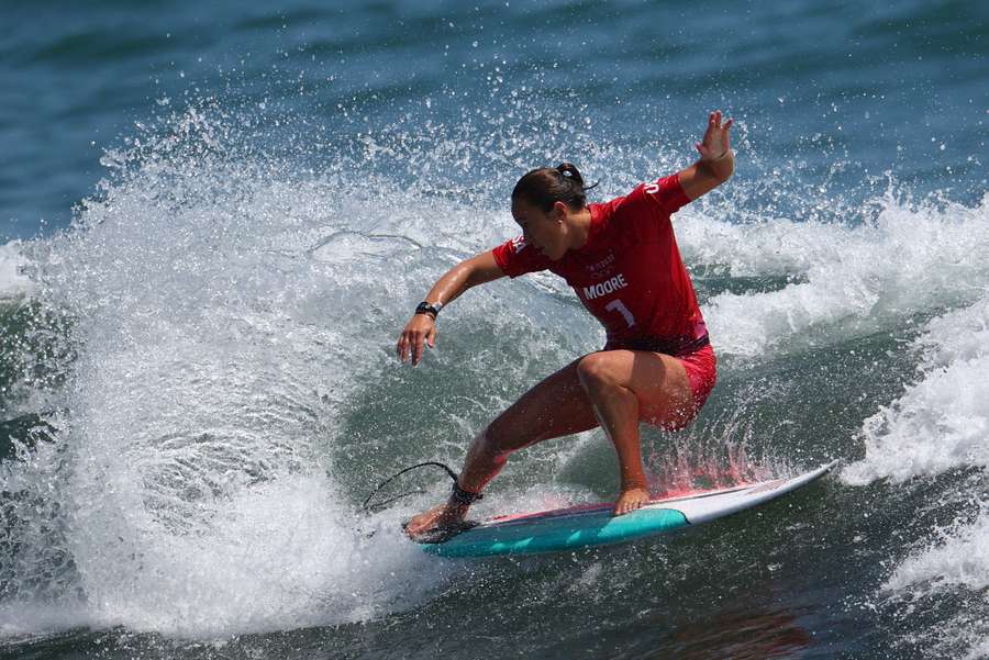 Surfistas internacionais rendidos às ondas de classe mundial em Peniche