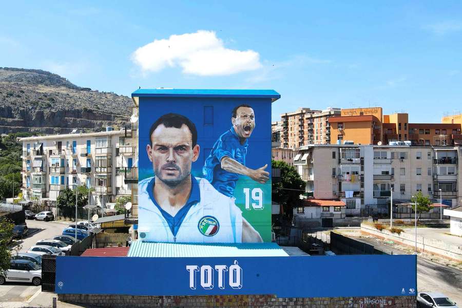Il murale "Totò"