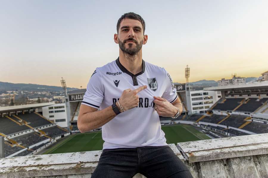 Nélson Oliveira, o novo número 79 do Vitória SC