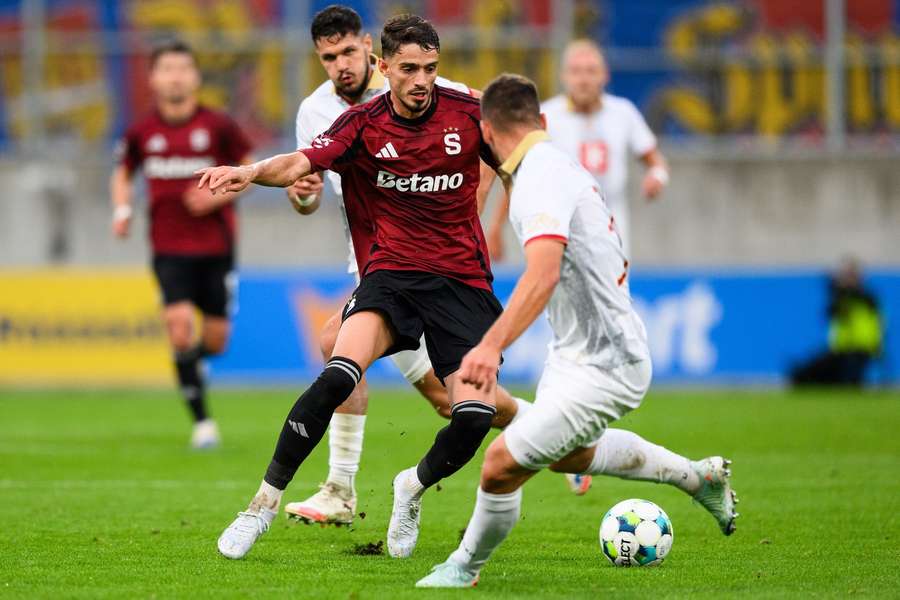 Albion Rrahmani proti Hradci Králové Albion Rrahmani proti Hradci Králové
