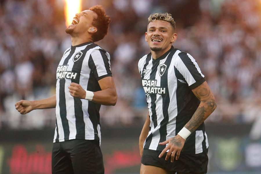 O Botafogo vive fase espetacular e lidera o Brasileirão