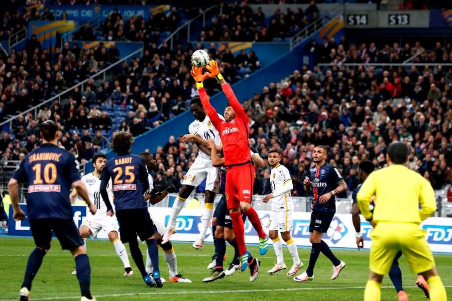  Sirigu, pe vremea cand juca la PSG