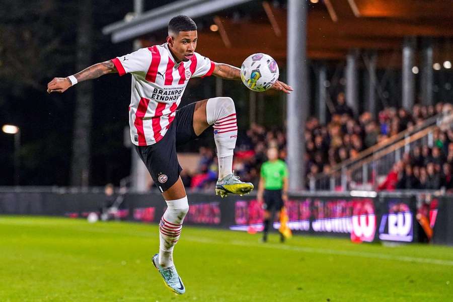 Savio in actie voor Jong PSV