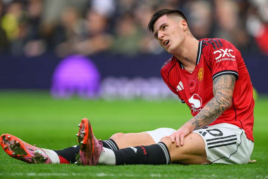 Benjamin Sesko suffered an injury against Spurs Benjamin Sesko suffered an injury against Spurs