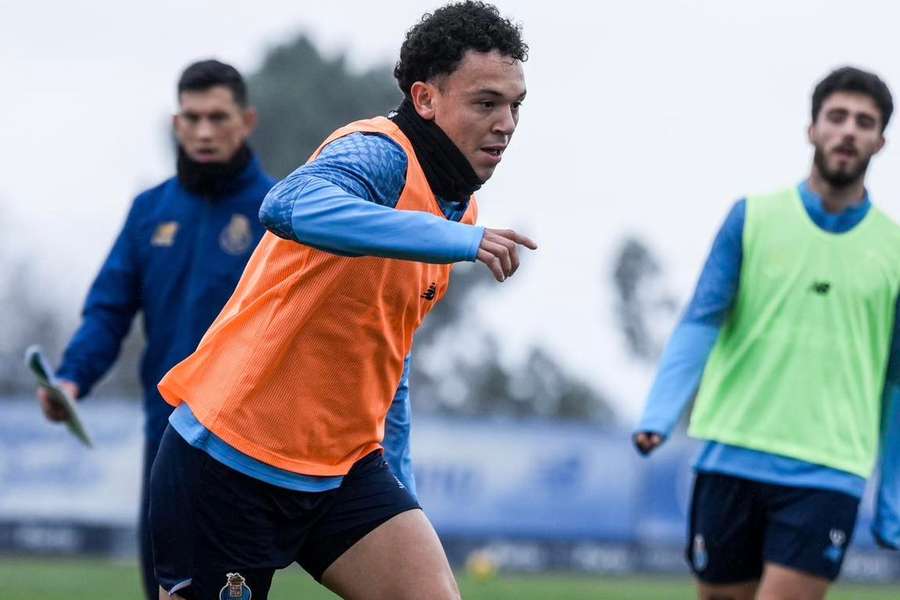 FC Porto prepara viagem a Guimarães com duas novidades