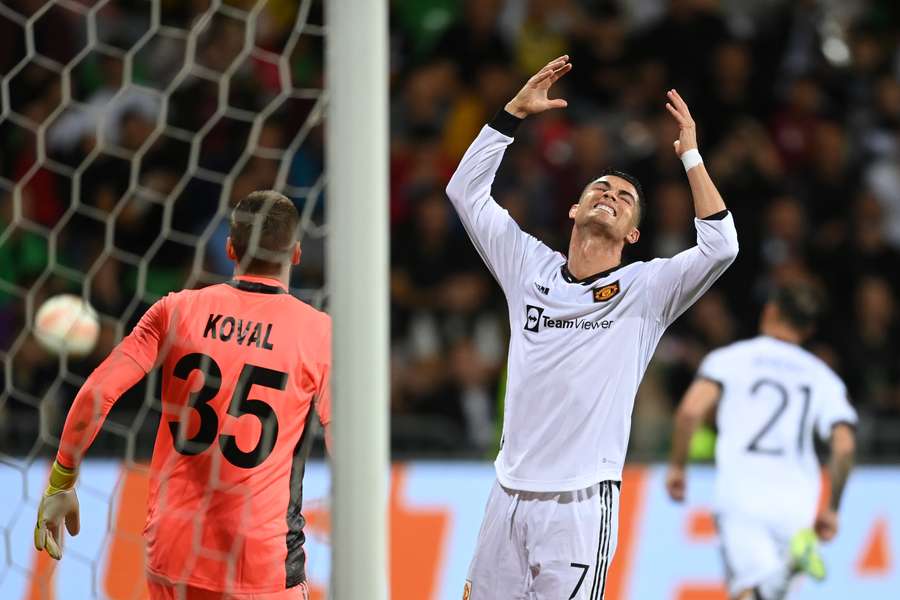 Cristiano Ronaldo se lamenta durante un partido del Manchester United
