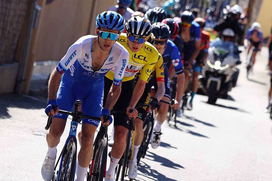 Yates à frente de Pogacar e Vingegaard em Paris-Nice 2023