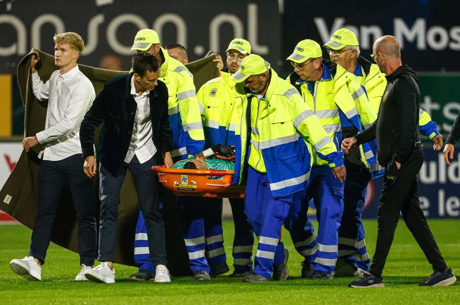 Vaessen proti Ajaxu utrpěl ošklivé zranění.