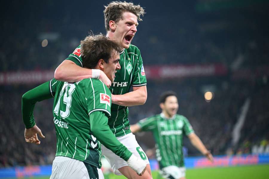 Miloševič i Stage dávali góly.