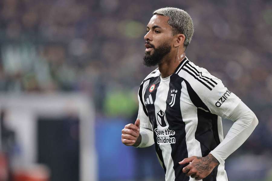 Douglas Luiz durante Juventus-PSV