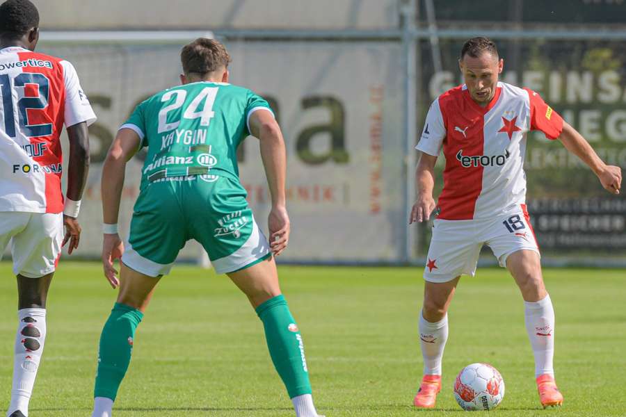 Slavia porazila Rapid Vídeň 3:0.