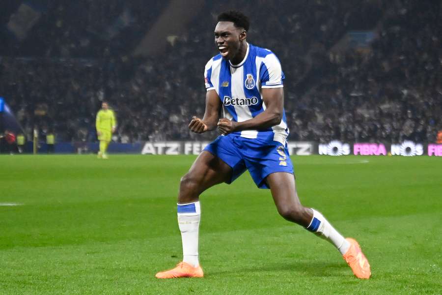 Samu festeja um dos dois golos apontados ao AFS na 16.ª ronda