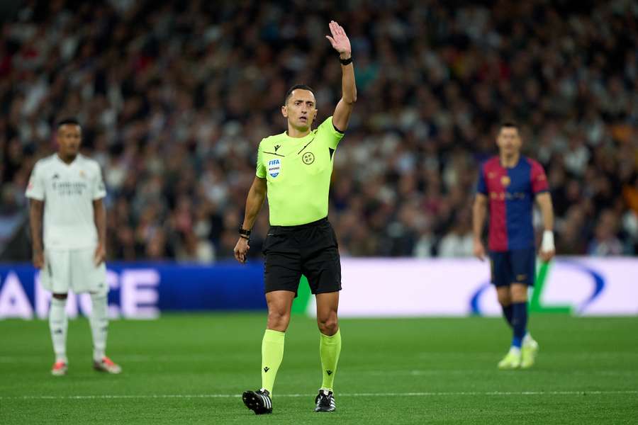 José María Sánchez Martínez, en el duelo entre el Real Madrid y el Barça.