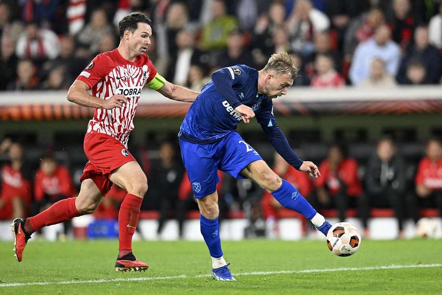 Jarrod Bowen mod Freiburg i Europa League.