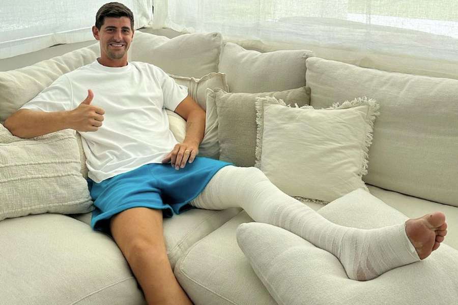 Courtois já está em casa depois da grave lesão sofrida