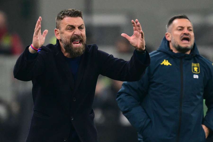 Daniele de Rossi, entrenador del Génova