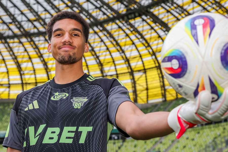 Lechia Gdańsk wypożyczyła bramkarza Bournemouth, Nowozelandczyk w Gdańsku