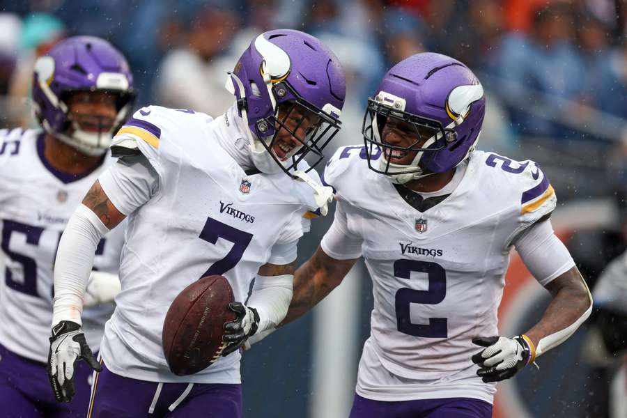 Byron Murphy Jr. (#7) celebrates his interception against the Chicago Bears Byron Murphy Jr. (#7) celebrates his interception against the Chicago Bears