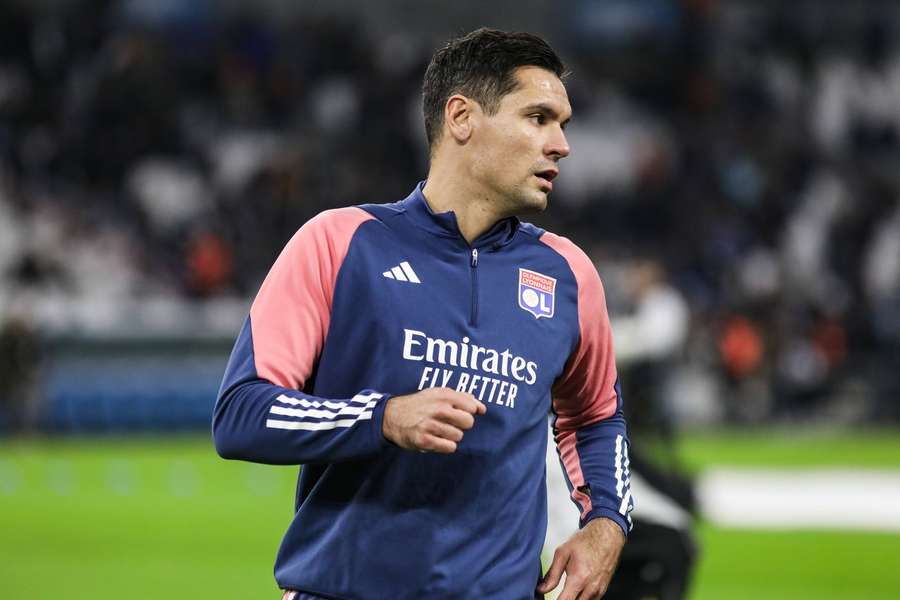 Dejan Lovren  la Olympique Lyon