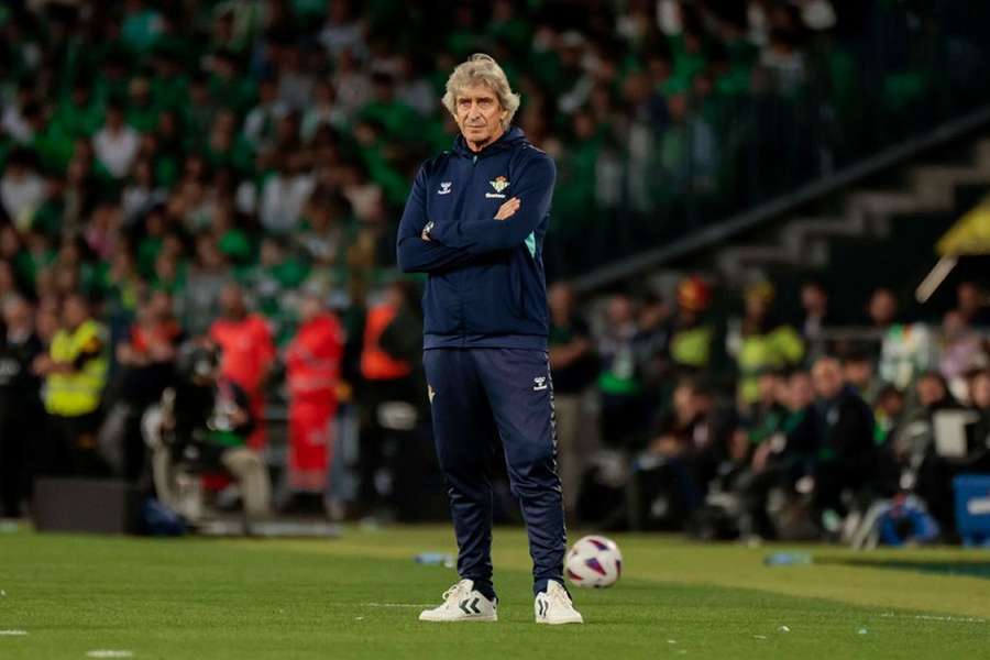 Real Betis coach Pellegrini slams 'immature' Real Madrid over Xabi axe