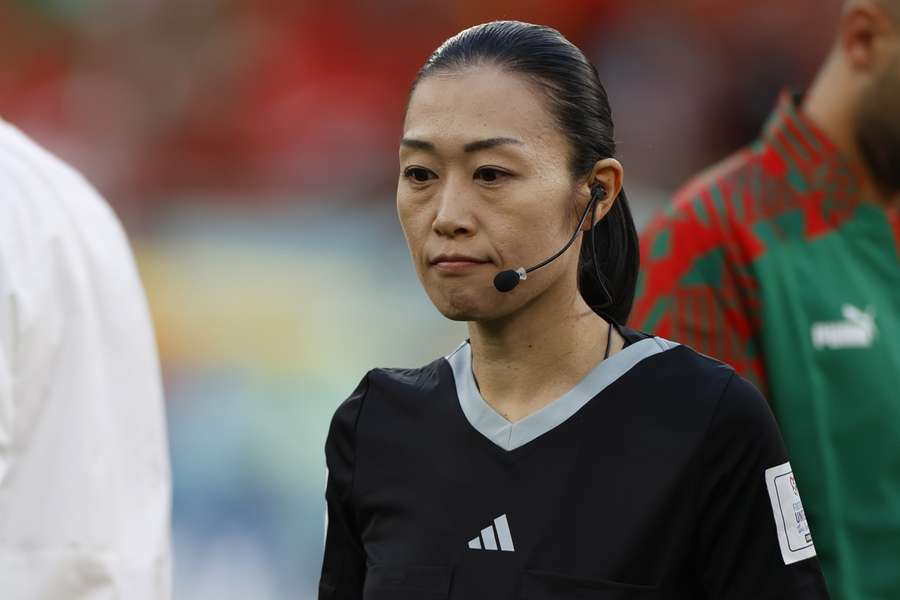 De Nederlandse voetbalsters worden in de achtste finales van het WK opnieuw geleid door scheidsrechter Yoshimi Yamashita