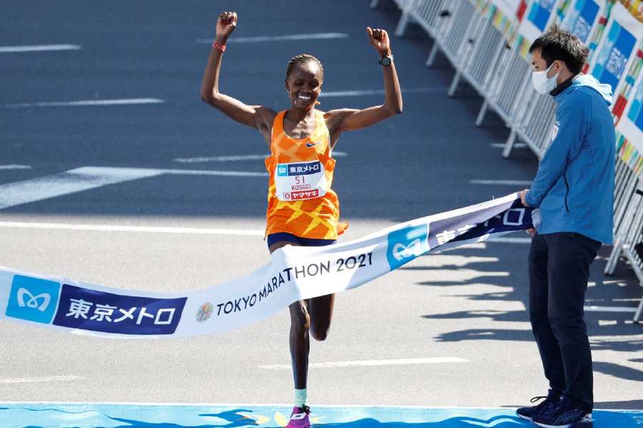 World record holder Kosgei withdraws from London Marathon with injury