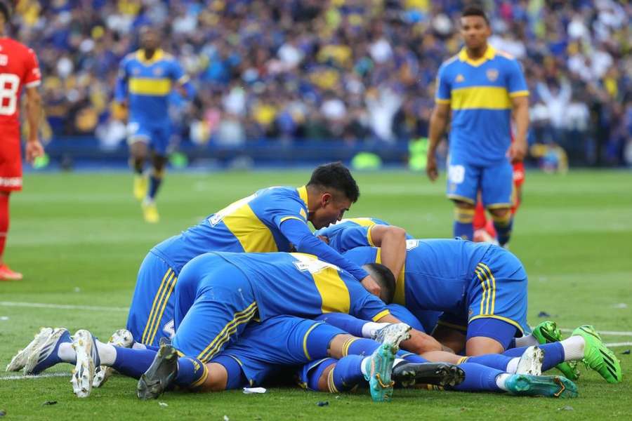 Boca Juniors é campeão argentino com ajuda do River, maior rival