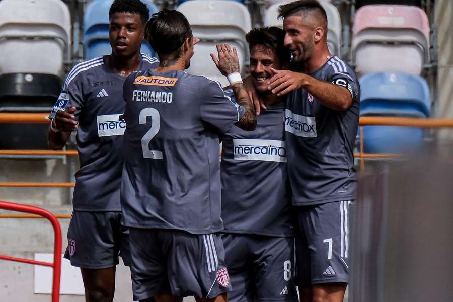As celebrações dos jogadores do AVS