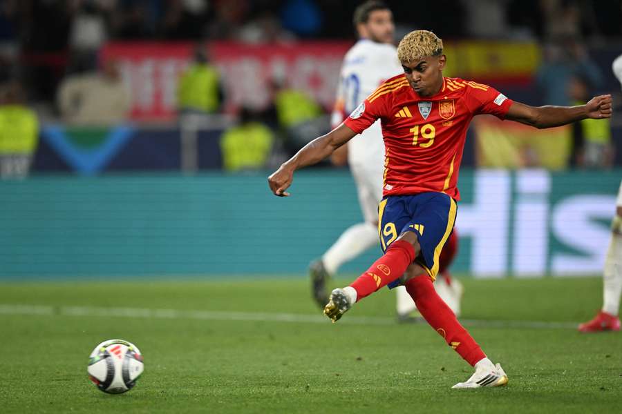 Il 3-0 di Lamine Yamal