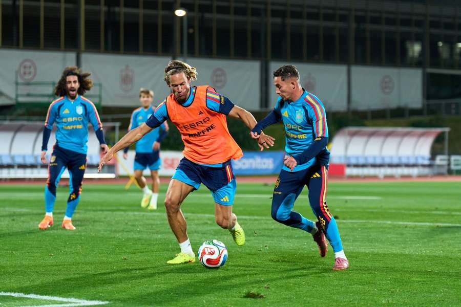 Marcos Llorente, en un entrenamiento con España