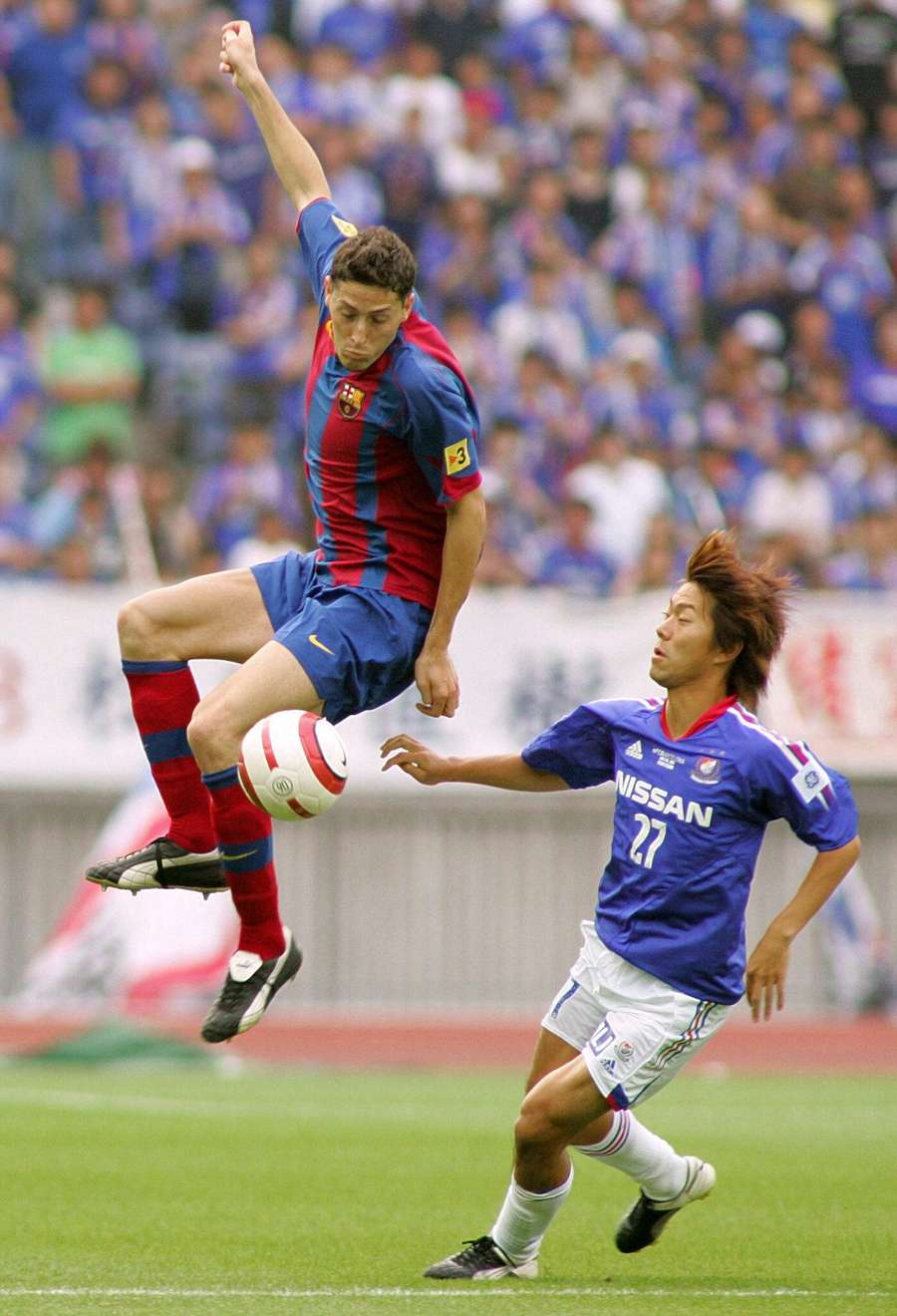 Damià Abella, con el Barça ante el Yokohama Marinos Damià Abella, con el Barça ante el Yokohama Marinos