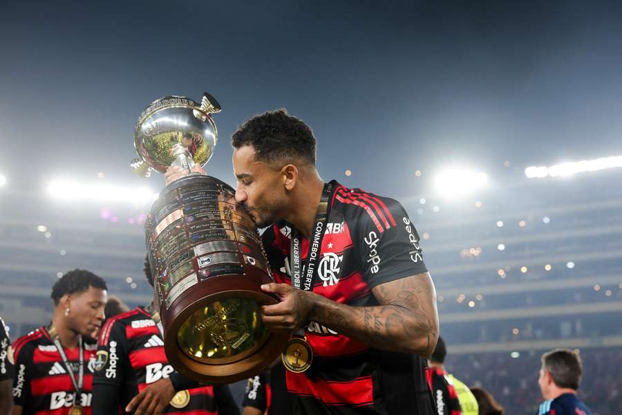 Flamengo, do experiente Danilo, chega ao Catar com moral para desafio contra mexicanos Flamengo, do experiente Danilo, chega ao Catar com moral para desafio contra mexicanos