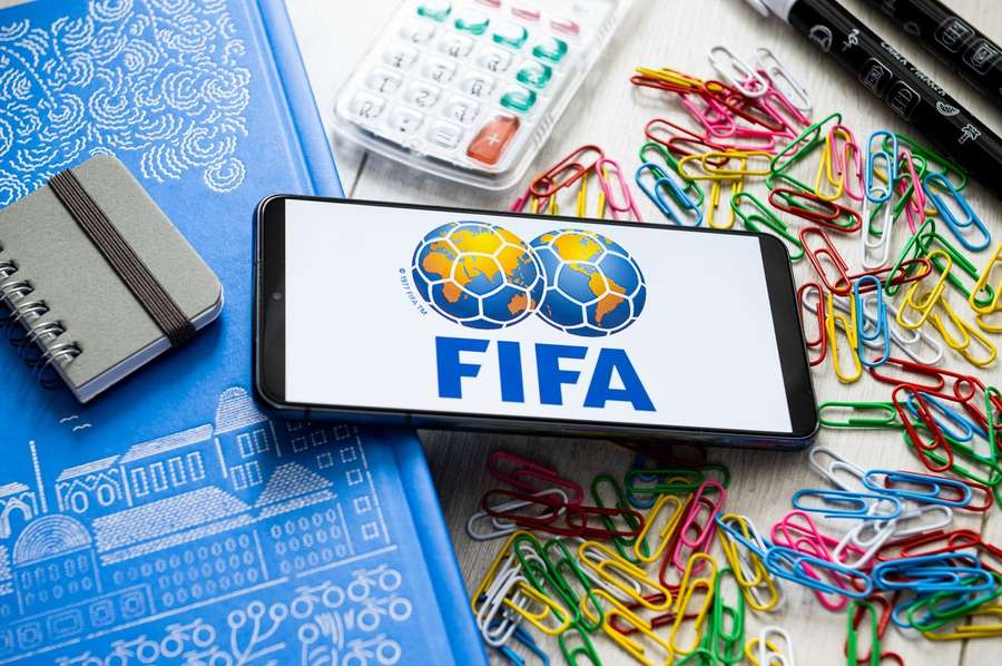 FIFA va aloca 16 milioane de dolari pentru a plăti salariile jucătorilor ale căror cluburi le datorează remunerație contractuală