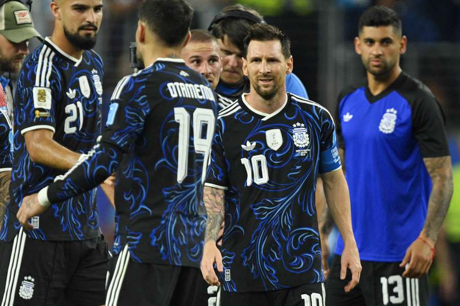 Messi y sus compañeros celebran tras el 3-1 ante Jordania