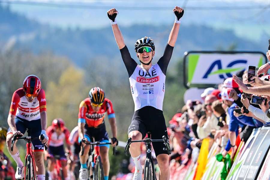 Après l'Amstel Gold Race, Tadej Pogacar s'impose avec maîtrise sur la Flèche wallonne