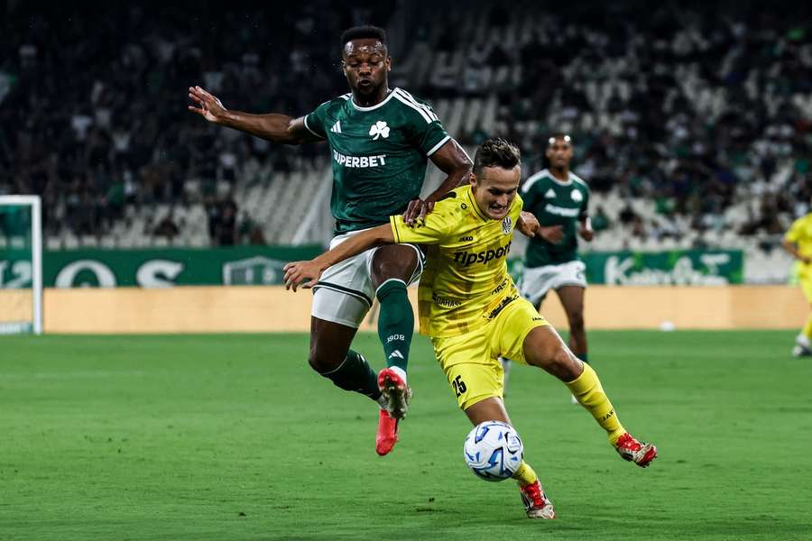 Hradec na půdě Panathinaikosu uhrál remízu 2:2. Hradec na půdě Panathinaikosu uhrál remízu 2:2.