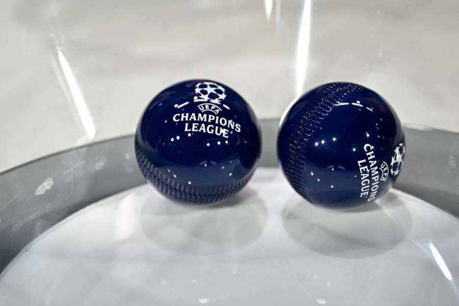 Bolas del sorteo de la Champions League Bolas del sorteo de la Champions League