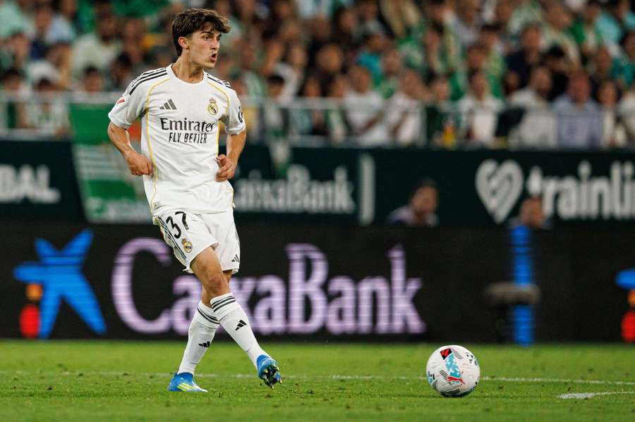 Ángel vymenil Real Madrid za Fulham. Ángel vymenil Real Madrid za Fulham.