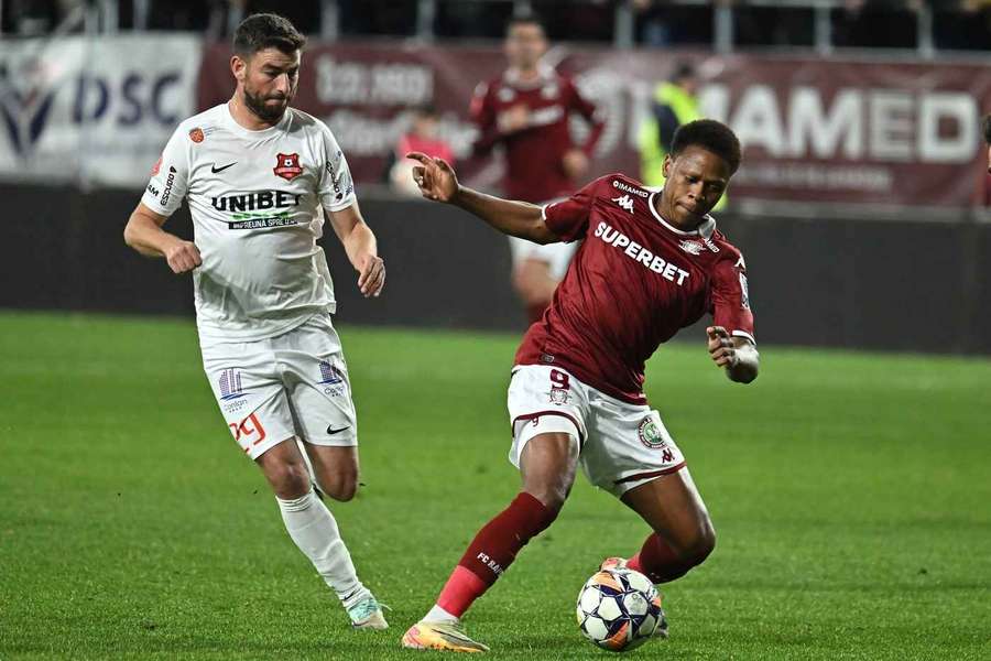 Clinton N'Jie nu va juca împotriva Petrolului 