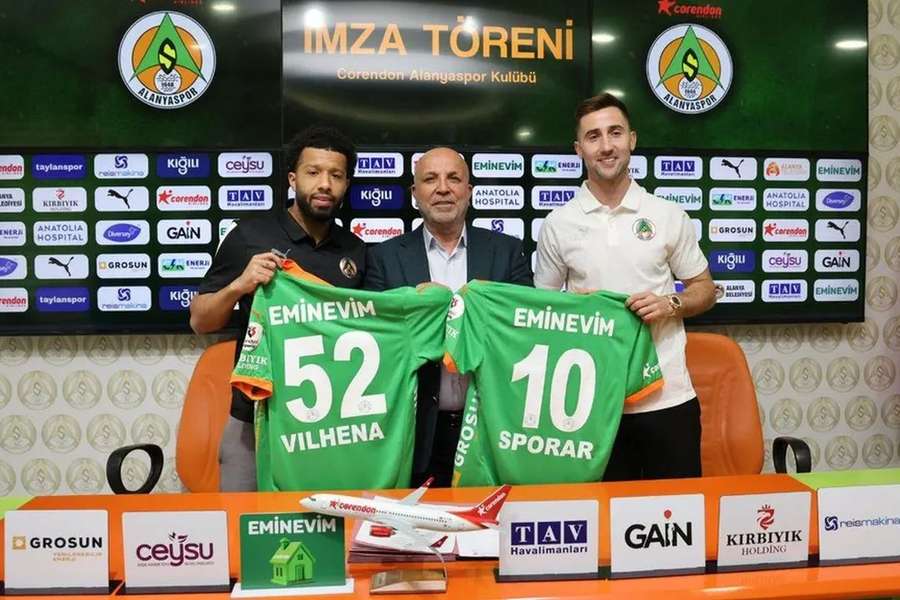 Sporar vai usar a camisola 10 do Alanyaspor