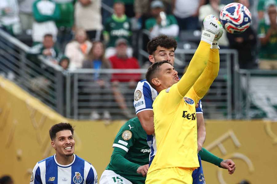 Cláudio Ramos e Zé Pedro estiveram em evidência