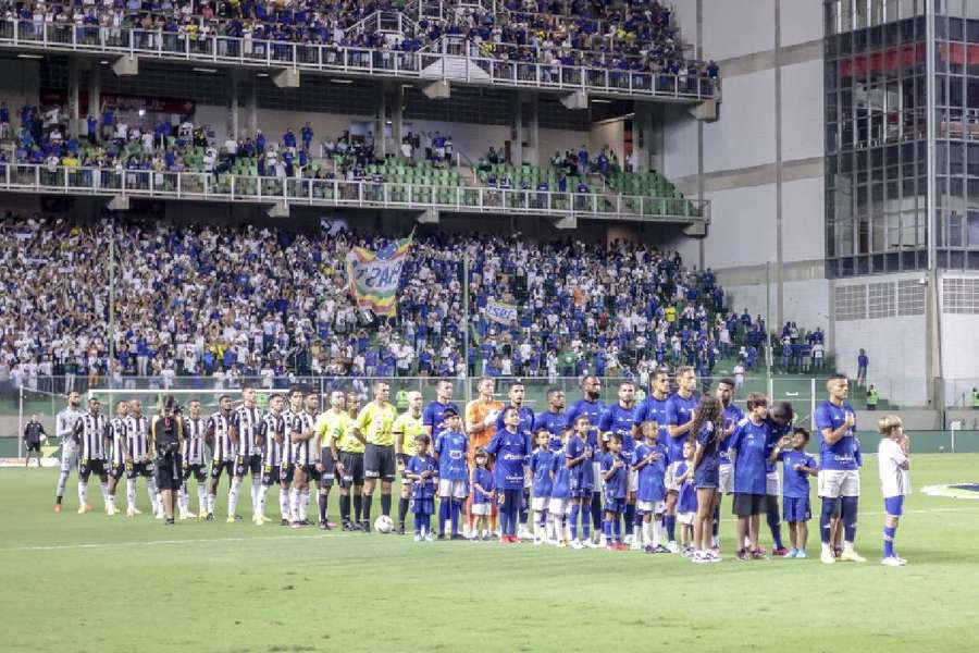 Cruzeiro e Atlético-MG se enfrentam pelo Brasileirão